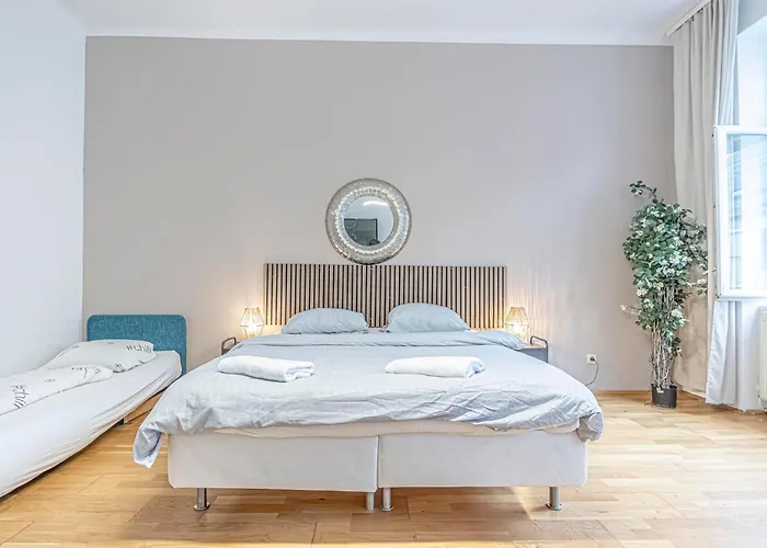 Comfortable 2br Next To Vibrant Center