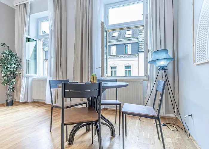 Comfortable 2br Next To Vibrant Center Apartamento Viena