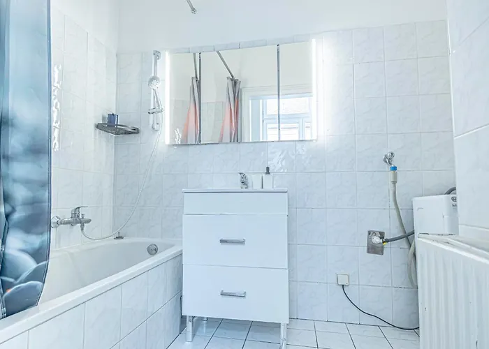 Apartamento Comfortable 2br Next To Vibrant Center Viena