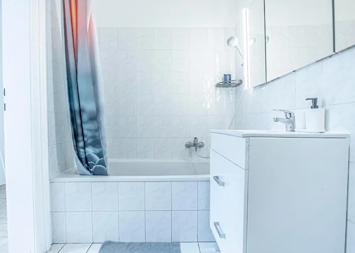 Comfortable 2br Next To Vibrant Center Viena