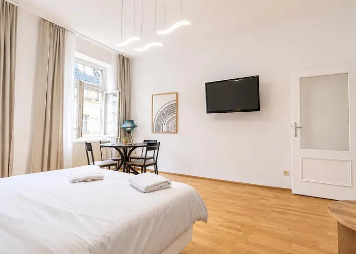 Comfortable 2br Next To Vibrant Center Apartamento