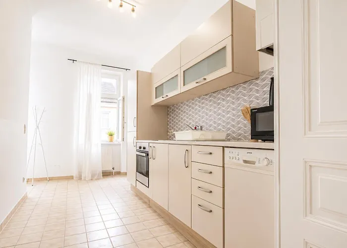Comfortable 2br Next To Vibrant Center Apartamento Viena