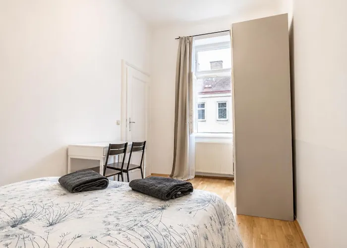 Comfortable 2br Next To Vibrant Center