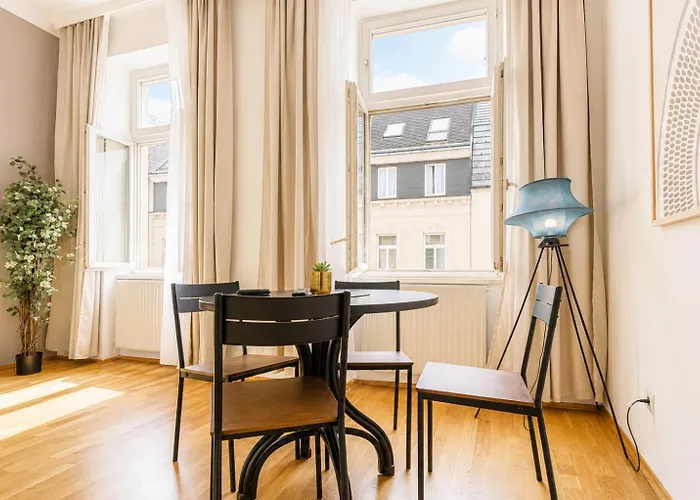 Comfortable 2br Next To Vibrant Center