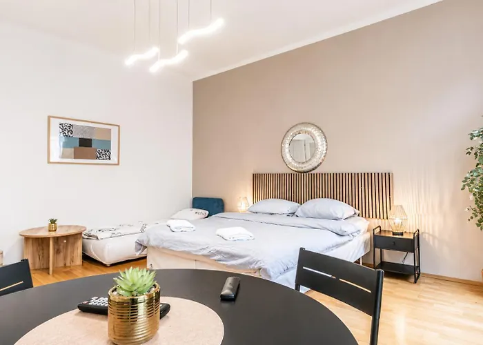 Comfortable 2br Next To Vibrant Center Viena